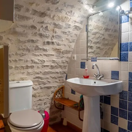 La Bastide 2/4 Personnes A Sauveterre Holiday home *
