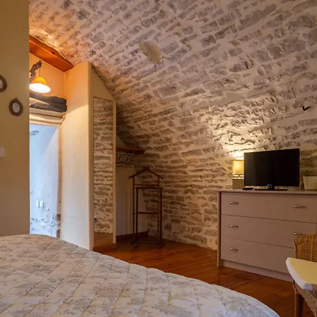 La Bastide 2/4 Personnes A Sauveterre Holiday home Sainte-Enimie