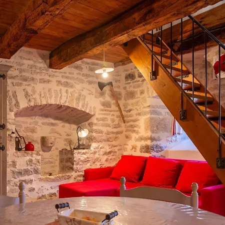 La Bastide 2/4 Personnes A Sauveterre Holiday home *